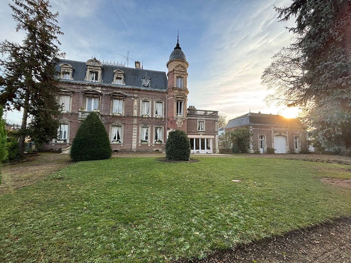 Maison à vendre, 347m², SAINTE GENEVIEVE