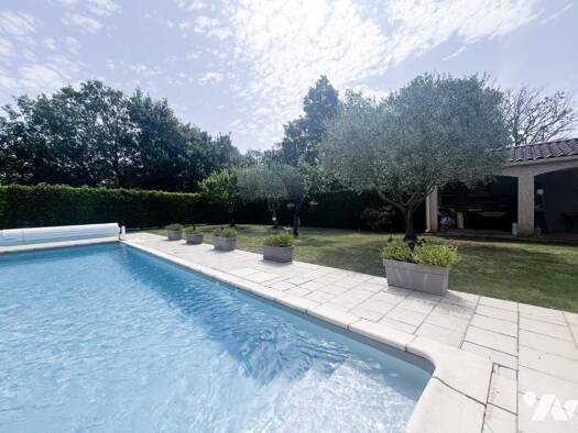 Maison de plain-pied à vendre 498 000 € 4 pièces 3 chambres 152 m² 1 183 m² de terrain Salignac 04290