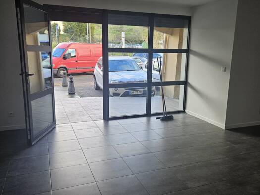 Local commercial à louer 1 100 € 77 m² de surface de vente Alzo Di Leva Ajaccio 20090