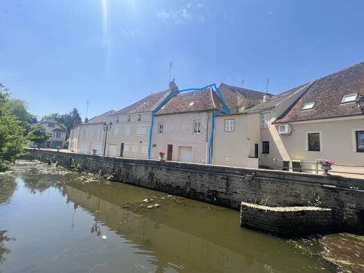 Maison à vendre 143 000 € 4 pièces 3 chambres 116 m² Charolles 71120
