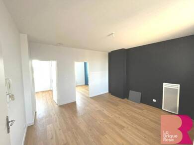 Appartement à louer 539 € 2 pièces 1 chambre 36 m² Dernier étage, Étage 2/2 Verlhaguet Montauban 82000