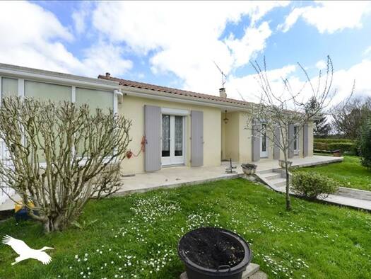 Maison de plain-pied à vendre 296 520 € 4 pièces 3 chambres 150 m² 998 m² de terrain Linars 16730