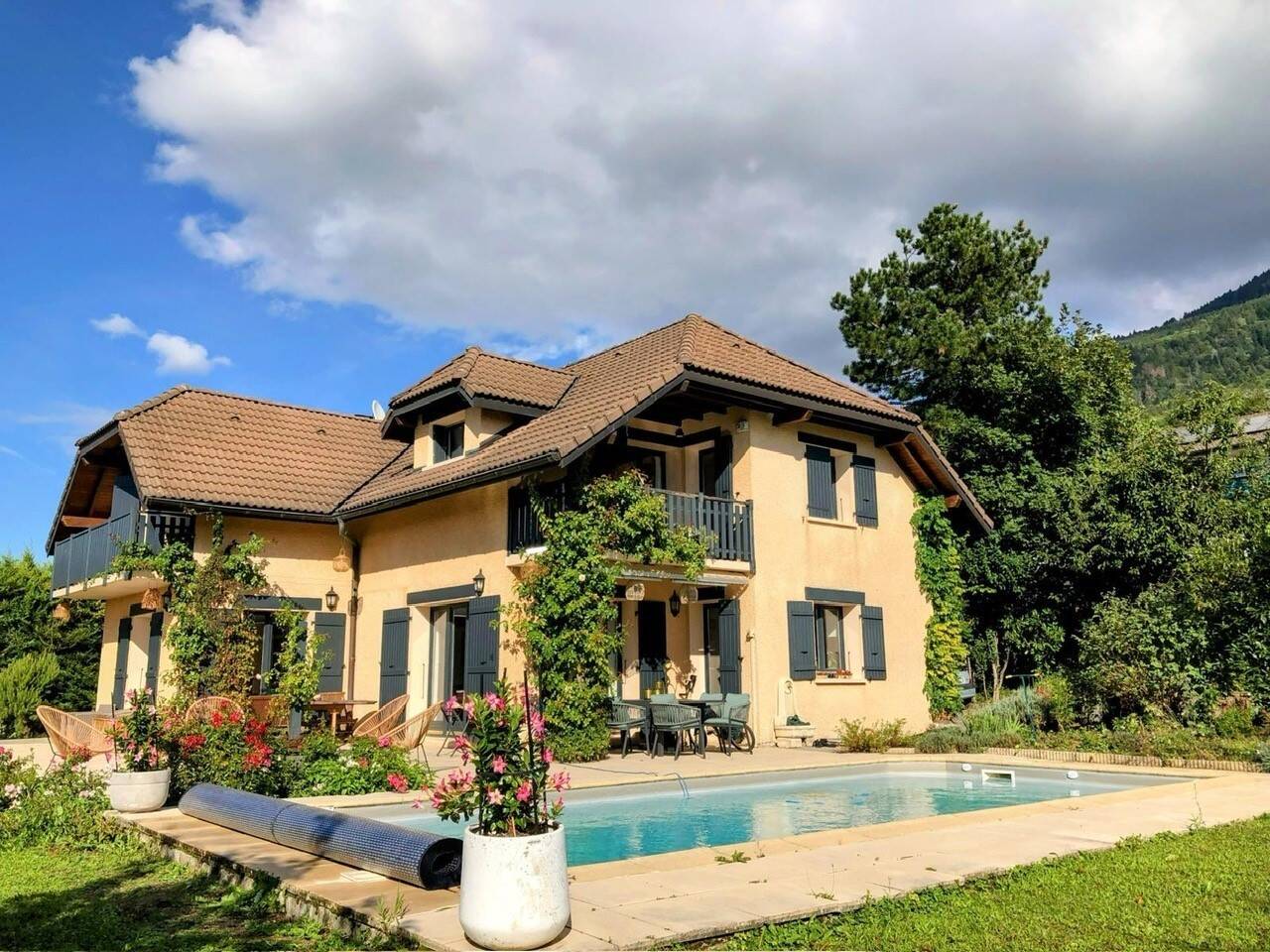 Maison à vendre, 260m², SAINT CERGUES