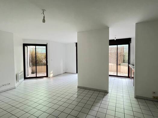 Appartement à louer 799 € 2 pièces 1 chambre 57 m² RDC Compans Toulouse 31000