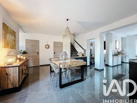 Maison à vendre 510 000 € 8 pièces 5 chambres 220 m² 538 m² de terrain Pomacle 51110
