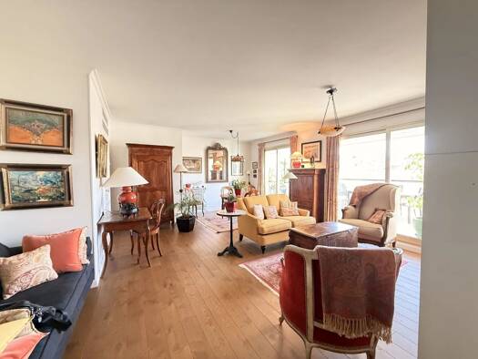 Appartement à vendre 1 100 000 € 3 pièces 2 chambres 97 m² Étage 6/6 Carnot Cannes 06400