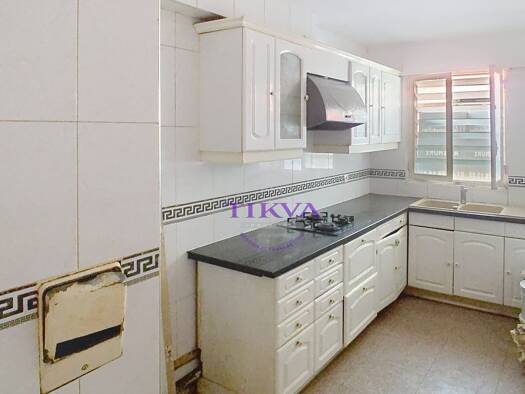 Appartement à vendre - Première occupation 660 000 € 4 pièces 3 chambres 79,58 m² Étage 1/8 Paris 11ème arrondissement 75011