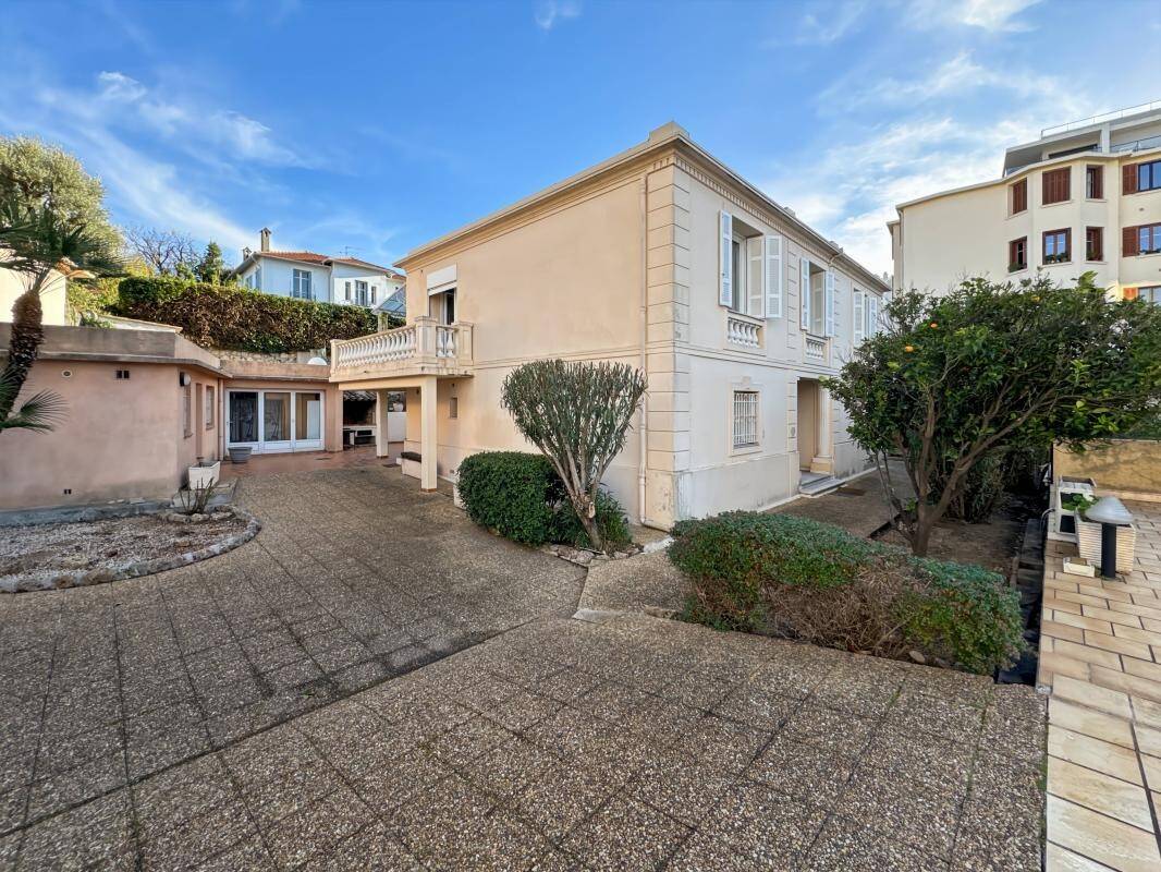 Maison à louer, 183m², ANTIBES