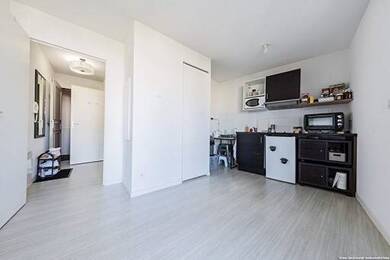 Appartement à louer 465 € 1 pièce 17 m² Est Blois 41000