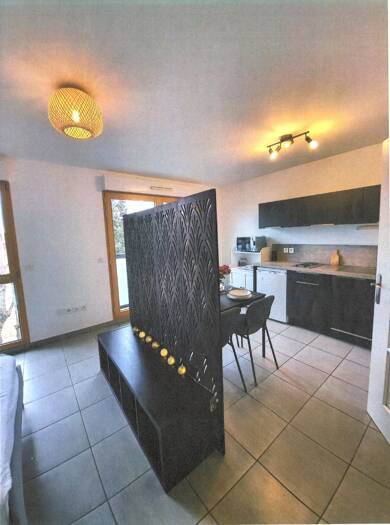 Appartement à louer 685 € 1 pièce 1 chambre 34 m² Dernier étage, Étage 3/3 Chaponost 69630