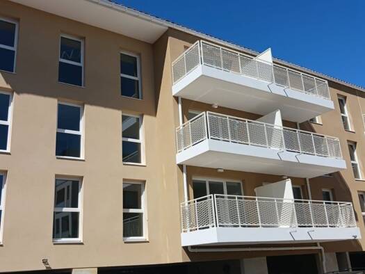 Appartement à louer 1 004 € 3 pièces 2 chambres 69,5 m² Étage 2/3 Carraire Miramas 13140