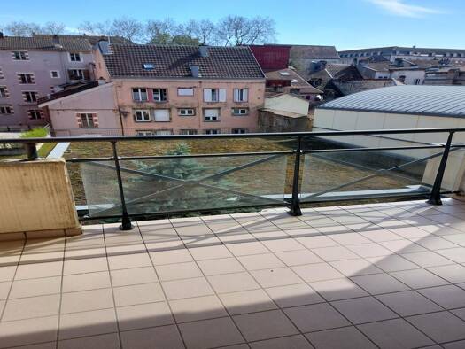 Appartement à louer 790 € 3 pièces 73,2 m² Étage 3/1 Centre Ville Montbéliard 25200