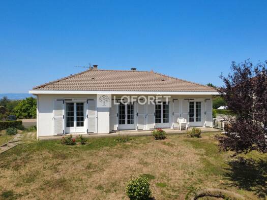 Maison de plain-pied à vendre 245 000 € 3 pièces 2 chambres 81,87 m² 862 m² de terrain Saint-Symphorien-sur-Coise 69590