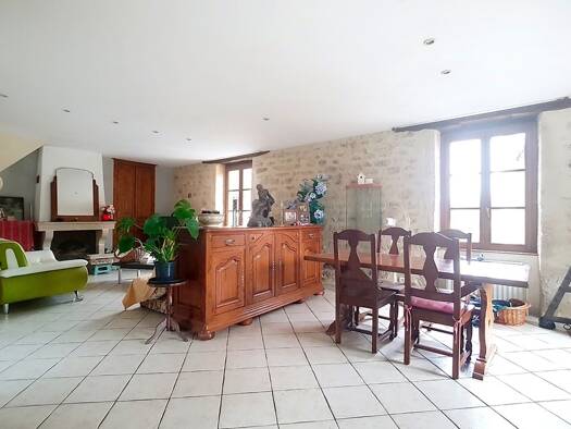 Maison à vendre 162 500 € 5 pièces 2 chambres 91 m² 452 m² de terrain Saint-Léger-sur-Dheune 71510