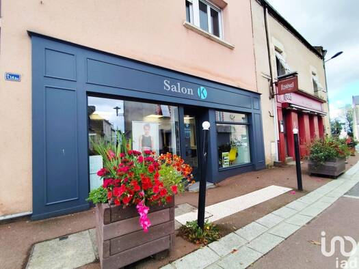 Local d'activités à vendre 64 500 € 77 m² d'espace de stockage Fégréac 44460