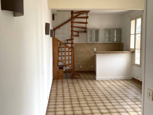 Duplex à louer 1 000 € 3 pièces 2 chambres 47,8 m² Étage 3/3 Centre Ville Rueil-Malmaison 92500