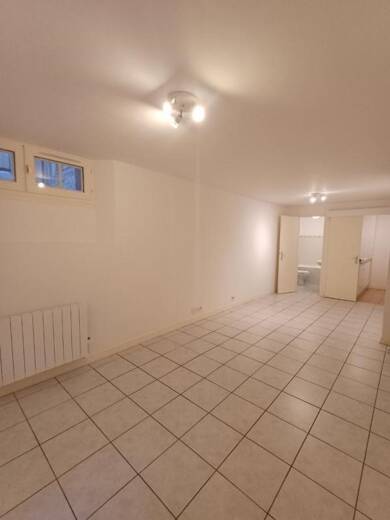 Appartement à louer 325 € 1 pièce 25,2 m² Centre Ville Mont-de-Marsan 40000