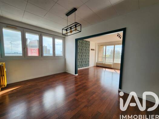 Appartement à vendre 109 900 € 3 pièces 2 chambres 85,89 m² Étage 5/12 Hauts Champs Hem 59510