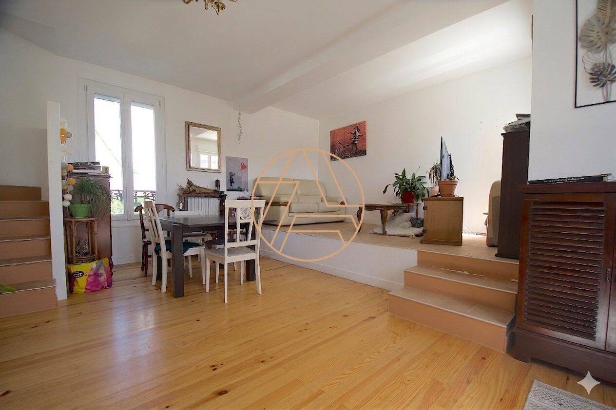 Maison à vendre, 122m², SAINT MAUR DES FOSSES