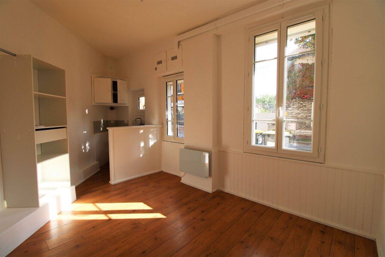Maison à louer, 17m², SAINT MAUR DES FOSSES