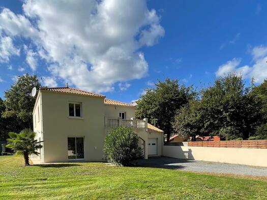 Maison à vendre 514 500 € 5 pièces 3 chambres 172 m² 1 923 m² de terrain Bourg La Chevrolière 44118