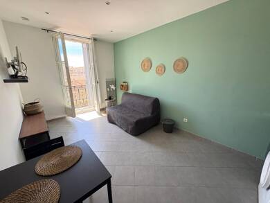 Appartement à louer 653 € 1 pièce 22 m² 3ème étage Les Grandes Carmes Marseille 2ème 13002