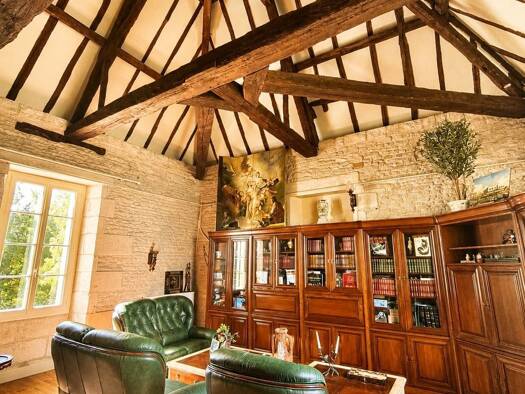 Demeure à vendre 398 000 € 5 pièces 3 chambres 173 m² 13 098 m² de terrain Sud Ouest Aiffres 79230