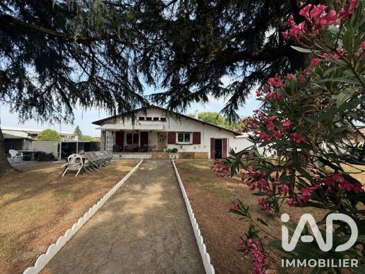Maison de plain-pied à vendre 169 000 € 4 pièces 2 chambres 85 m² 2 755 m² de terrain Lamothe-Landerron 33190