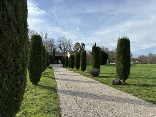 Maison à vendre 669 000 € 7 pièces 4 chambres 288 m² 20 300 m² de terrain Montbartier 82700