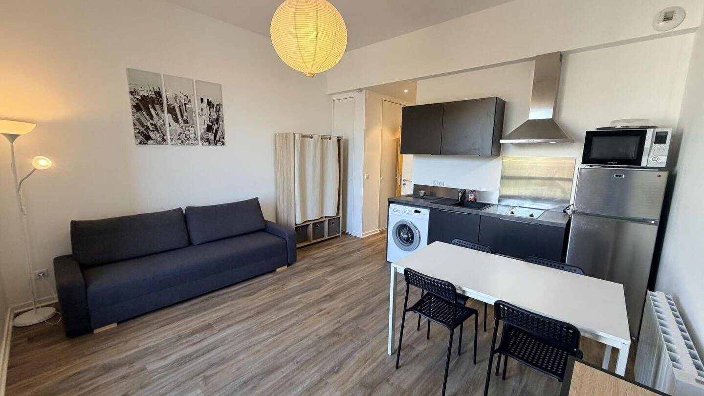 Maison à louer, 25m², LA TOUR DE SALVAGNY