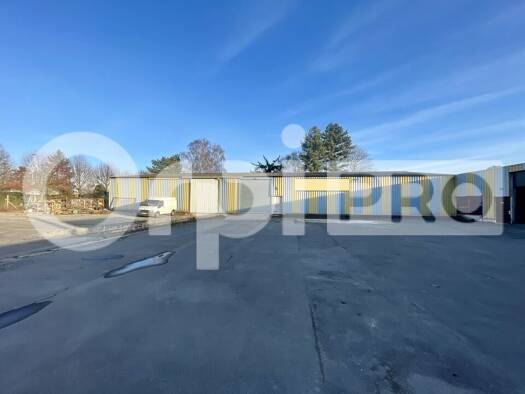 Entrepôt à louer 3 633 € 850 m² d'espace de stockage Muizon 51140