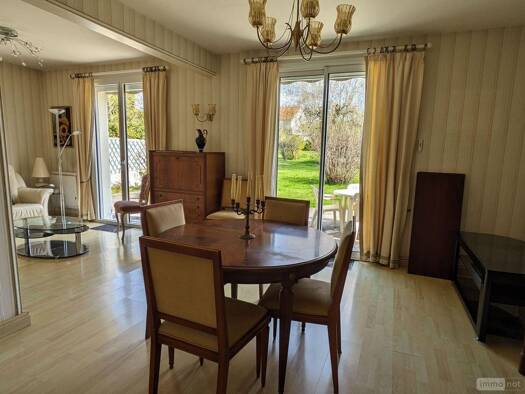 Maison de plain-pied à vendre 173 000 € 4 pièces 2 chambres 69 m² 865 m² de terrain La Hutte Les Herbiers 85500