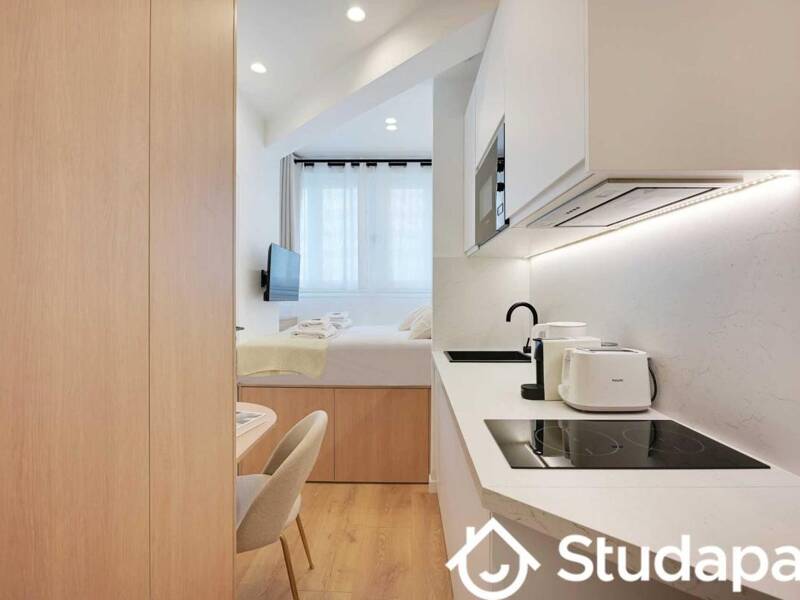 Maison à louer, 10m², PARIS 16E