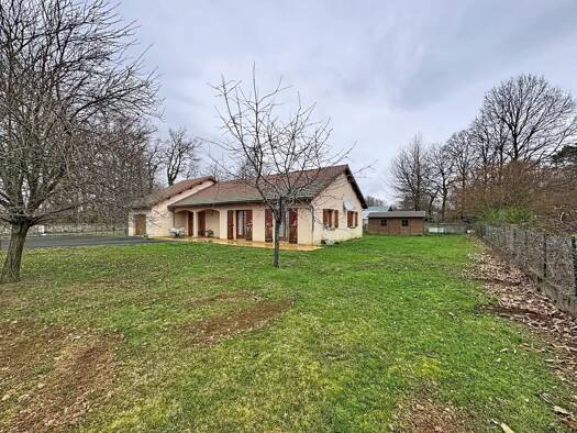 Maison à vendre 269 000 € 5 pièces 3 chambres 121,4 m² 1 362 m² de terrain Saint-Ours 63230