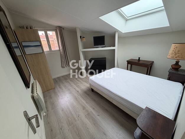 Appartement à louer 825 € 2 pièces 1 chambre 37 m² Étage 2/2 Saint Vincent Lyon 1er arrondissement 69001