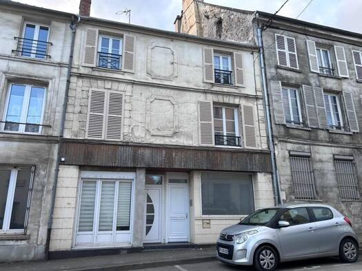 Immeuble à vendre 361 000 € 250 m² Centre Château-Thierry 02400