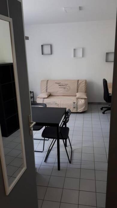 Appartement à louer 450 € 1 pièce 22 m² Champmaillot Dijon 21000