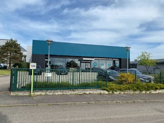 Local commercial à vendre 1 400 000 € 990 m² de surface de vente Taluyers 69440