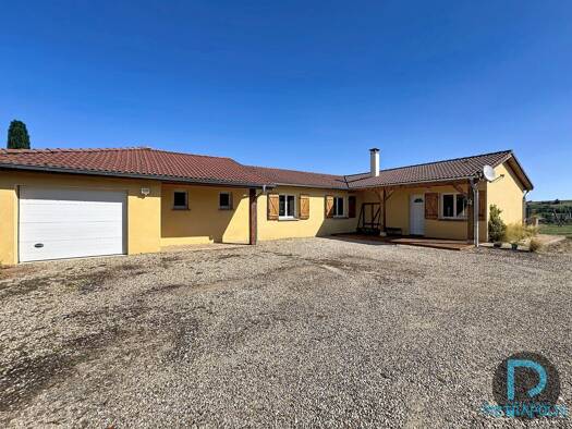 Maison de plain-pied à vendre 339 000 € 7 pièces 6 chambres 150 m² 1 781 m² de terrain Quincié-en-Beaujolais 69430