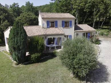 Villa à vendre 330 000 € 5 pièces 4 chambres 114,2 m² 2 000 m² de terrain Régusse 83630