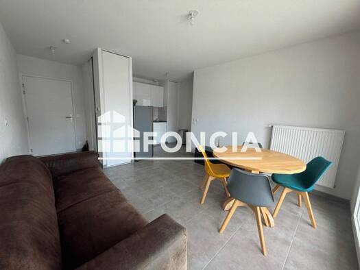 Appartement à louer 915 € 2 pièces 1 chambre 39,47 m² Étage 4/4 La Serdagne Est Cluses 74300