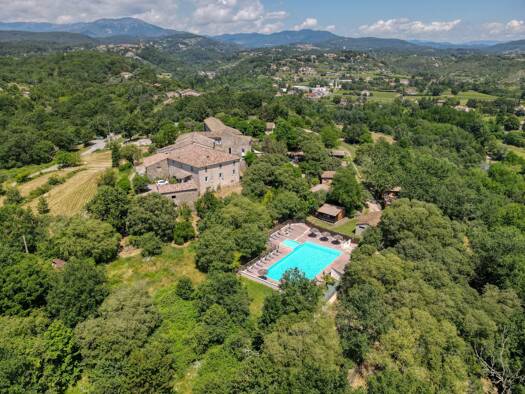 Maison à vendre 1 700 000 € 50 pièces 50 chambres 1 000 m² 30 000 m² de terrain Montréal 07110