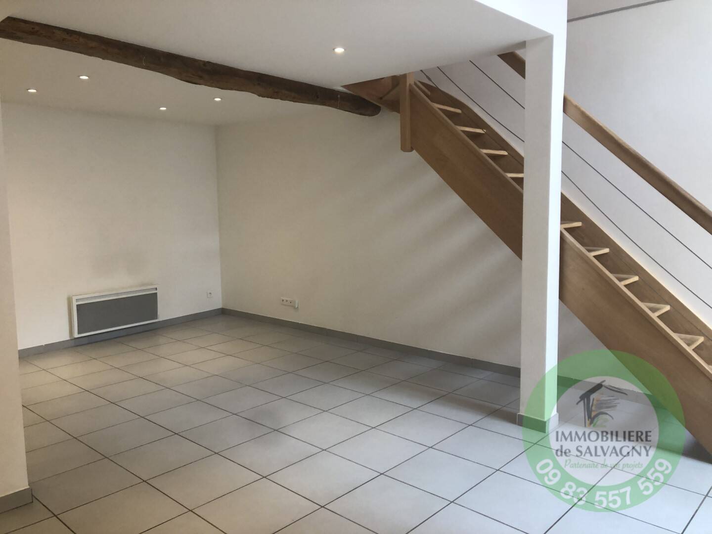 Maison à louer, 69m², LA TOUR DE SALVAGNY