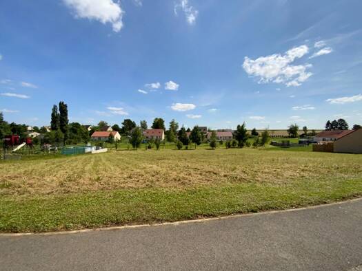 Terrain constructible à vendre 53 000 € 851 m² de terrain Avançon 08300