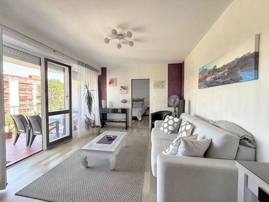 Appartement à vendre 310 000 € 2 pièces 1 chambre 48 m² Étage 3/8 Saint Martin-Cité des Fleurs Biarritz 64200