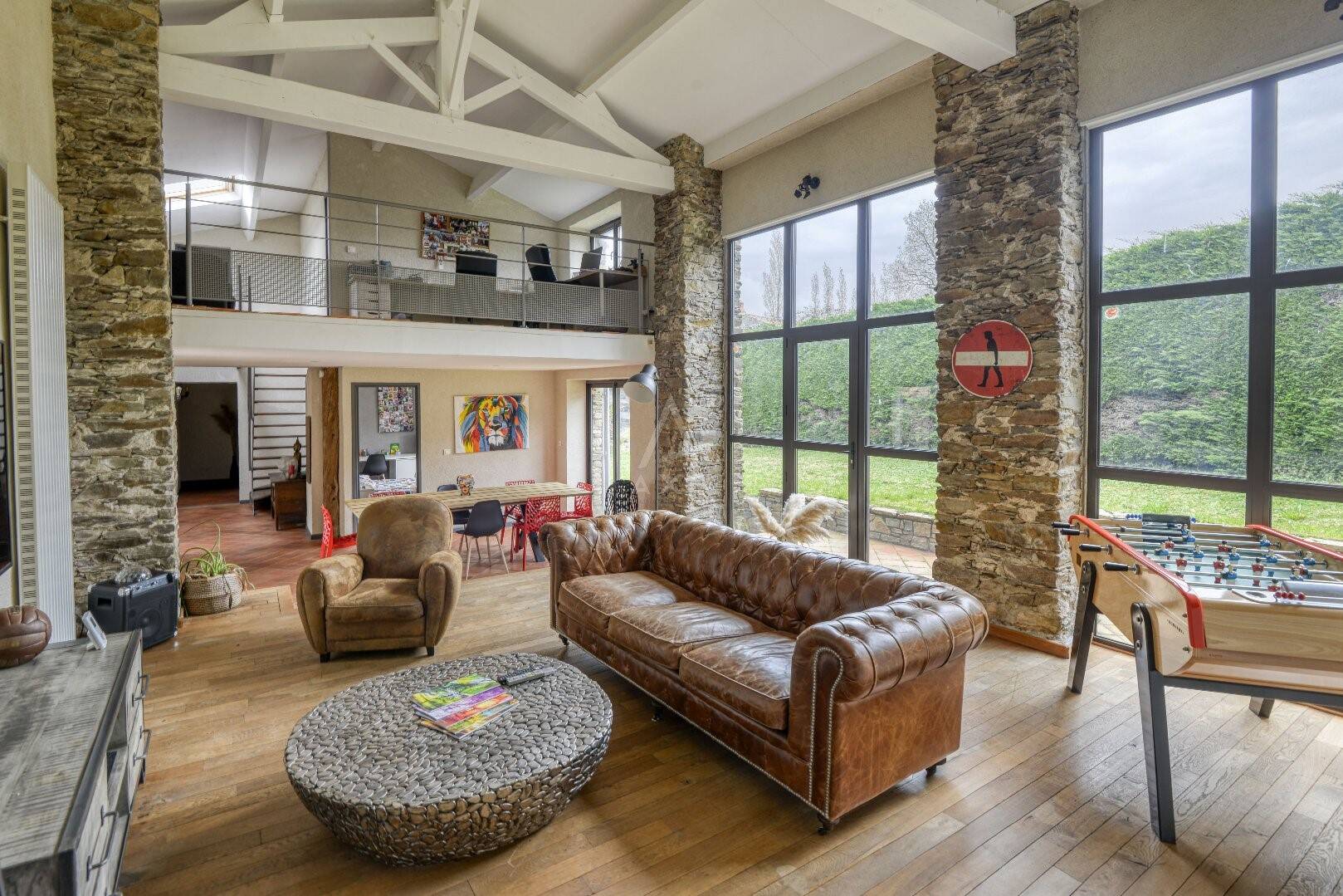 Maison à vendre, 243m², LE LANDREAU