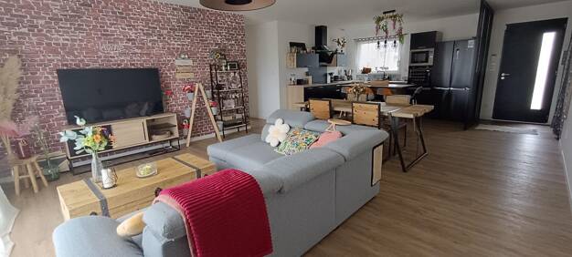 Maison de plain-pied à vendre 254 000 € 5 pièces 4 chambres 103,1 m² 699 m² de terrain Saint-Mard 17700