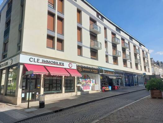 Appartement à vendre 191 000 € 4 pièces 3 chambres 91 m² Étage 2/4 Bourges 18000