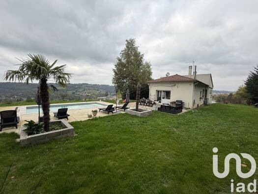 Maison à vendre 329 000 € 6 pièces 3 chambres 108 m² 1 816 m² de terrain Sud Est Le Chambon-Feugerolles 42500