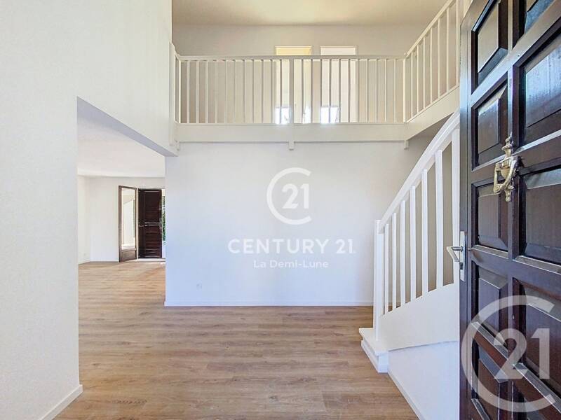 Maison à vendre, 178m², CHARBONNIERES LES BAINS